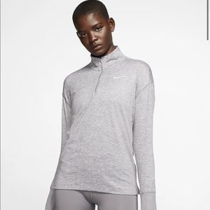 NIKE 1/2 ZIP UP